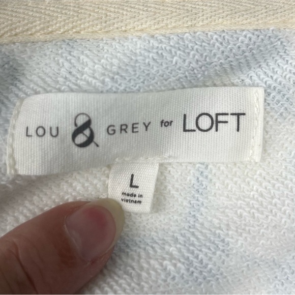 Lou & Grey for Loft ivory blue tropical palm tree print sweatshirt, large. - Picture 6 of 8